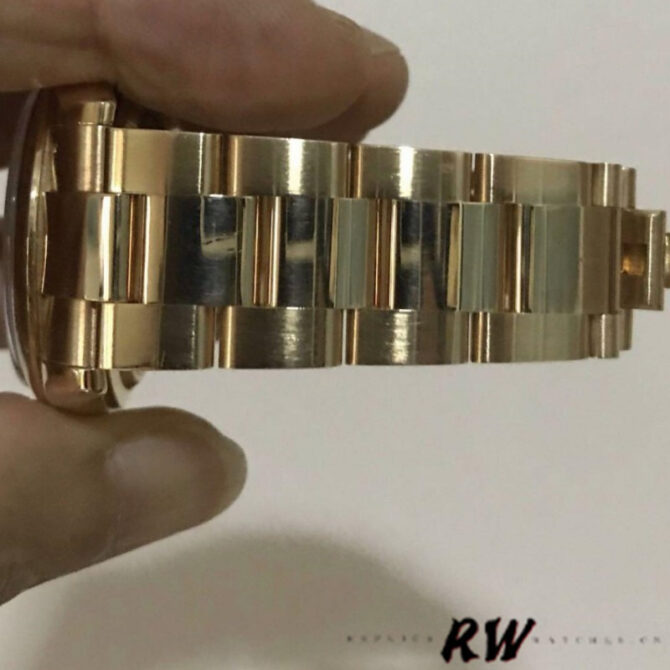 Replica Rolex Day-Date 118208 Mother of Pearl Diamond Dial 36mm Unisex Watch