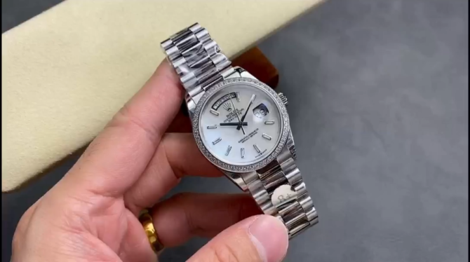 Replica Rolex Day Date 36 MOP Dial Diamond Bezel Platinum m128396tbr 0022