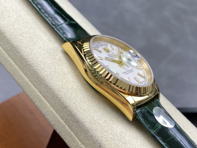Replica Rolex Day Date 36 White Dial 118135 0123 Green Leather Watch