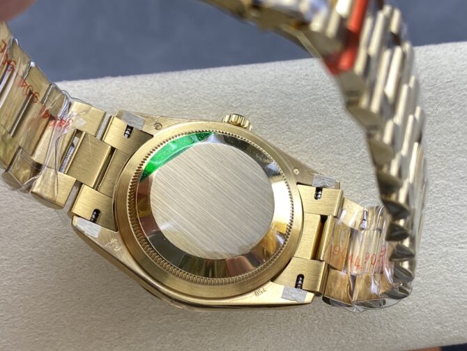 Replica Rolex Day-Date 128238 Fluted Bezel Green Diamond Dial 36MM Unisex Watch