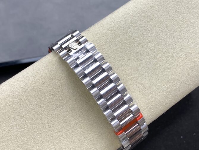 Replica Rolex Day Date 36 MOP Dial Diamond Bezel Platinum m128396tbr 0022
