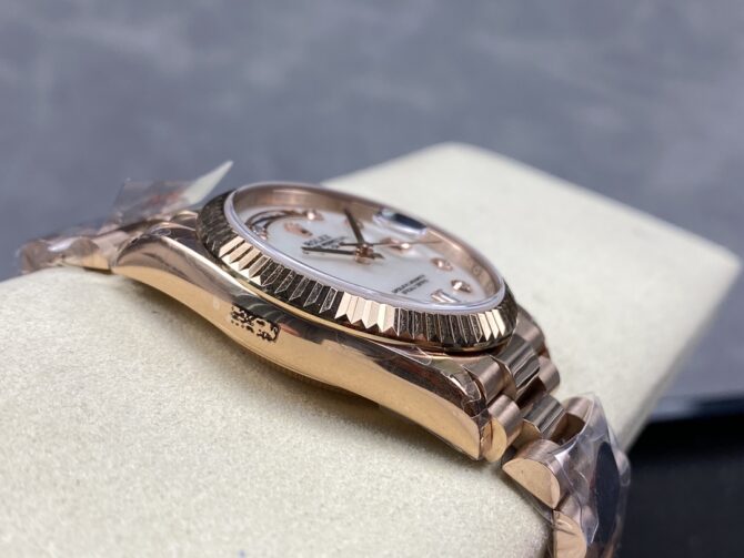 Replica Rolex Day-Date 128235 Everose Gold MOP Dial 36MM Unisex Watch