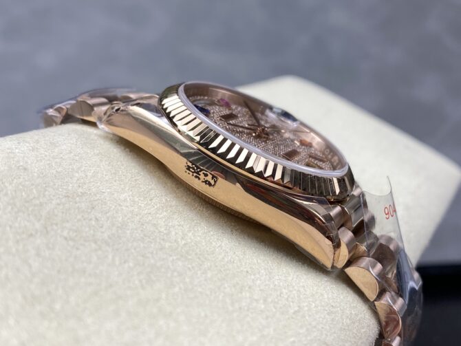Replica Rolex Day Date 36 Diamond Paved Dial Fluted Bezel 18K Everose gold 128235 0039 President Watch