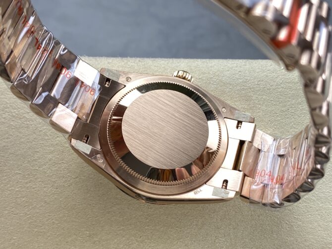 Replica Rolex Day Date 36 Diamond Paved Dial Fluted Bezel 18K Everose gold 128235 0039 President Watch