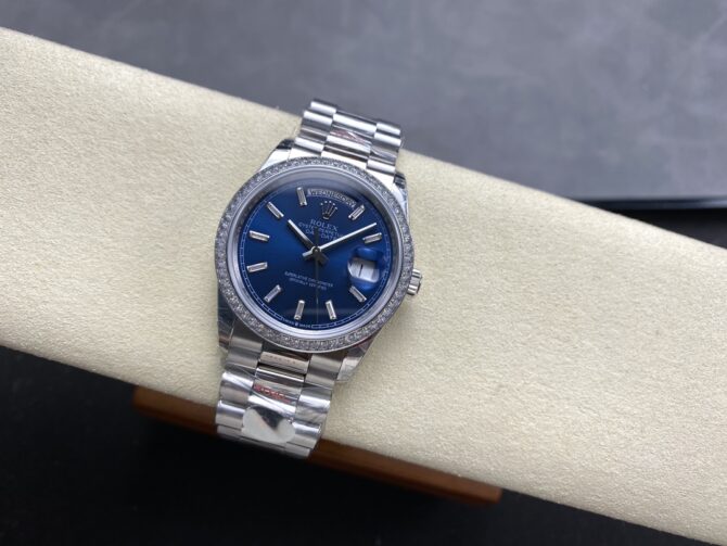Replica Rolex Day Date 36mm Bright Blue Diamond-Set Dial Diamond-Set Bezel m128396tbr 0024