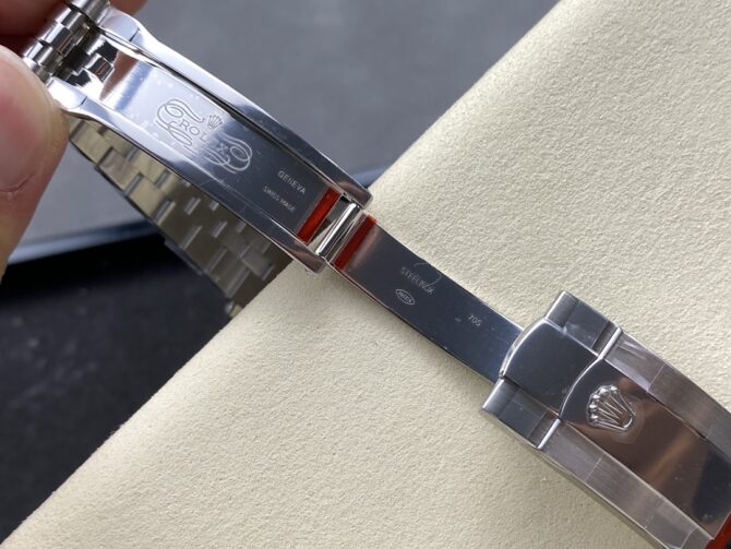 Rolex Datejust 126234 Fluted Bezel Blue Fluted Motif Dial 36MM Unisex Replica Watch