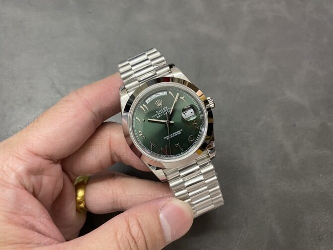 Replica Rolex Day-Date 40mm Arabic Platinum Olive Dial 228206