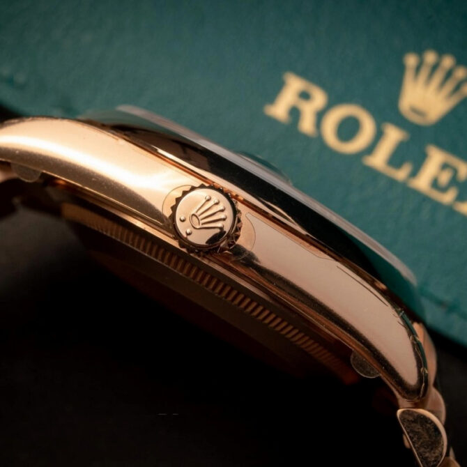 Replica Rolex Day-Date 118208 Yellow Gold Champagne Dial 36mm Unisex Watch