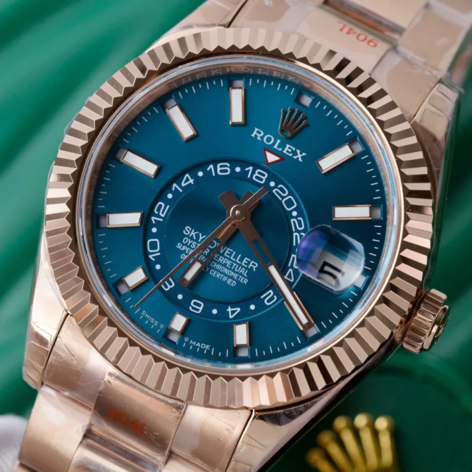 Rolex Sky Dweller in 18 kt Everose gold m336935 0001 42mm
