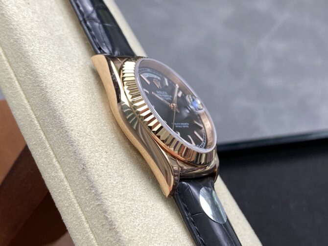 Replica Rolex Day Date 36 Everose Gold Black Dial 118135 0063 Leather Watch