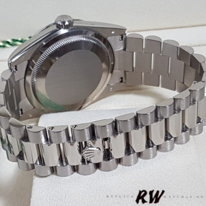 Replica Rolex Day-Date 118338 Yellow gold Silver dial 36mm Unisex Watch