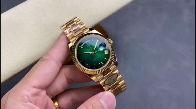 Replica Rolex Day Date 40 Yellow Gold Green Ombre Dial M228238 00691
