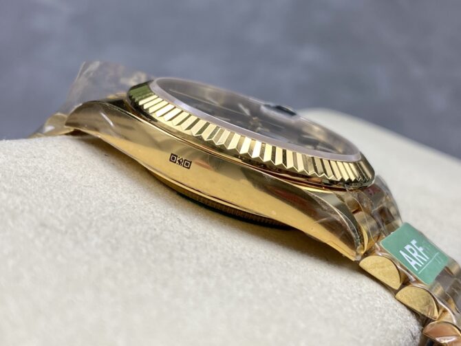Replica Rolex Day Date 40mm Yellow Gold President Black Dial m228238 0067