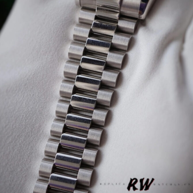 Replica Rolex Day Date 118346 Silver Dial Diamond 36mm Unisex Watch