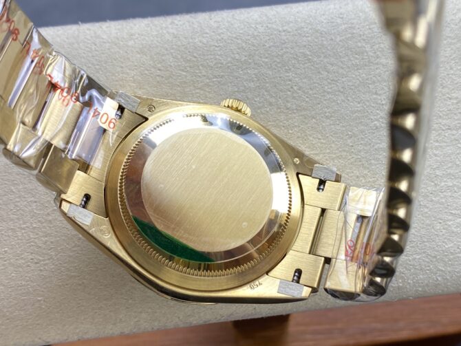 Replica Rolex Day-Date m128235 0009 Everose Gold Pink Rose Dial 36MM Unisex Watch