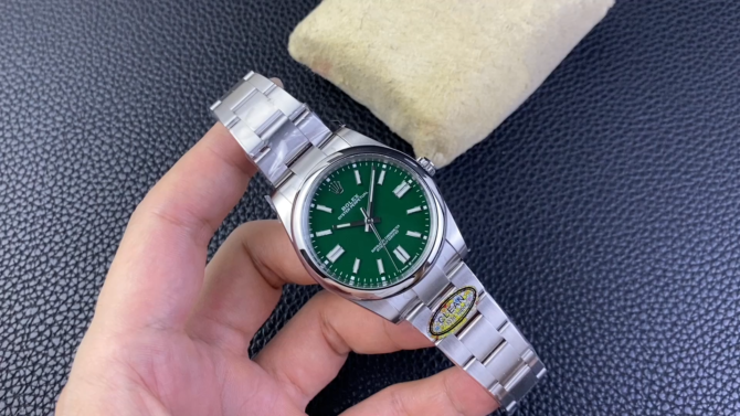 Rolex Oyster Perpetual 41 Green Dial 124300 0005 Men's Watch
