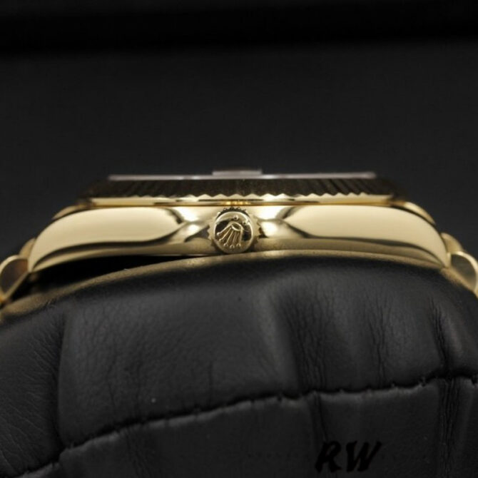 Replica Rolex Day-Date 218238 Wave Black Dial Yellow Gold 41MM Mens Watch