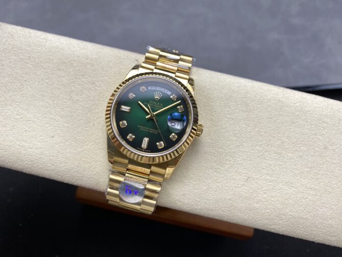 Replica Rolex Day-Date 128238 Fluted Bezel Green Diamond Dial 36MM Unisex Watch