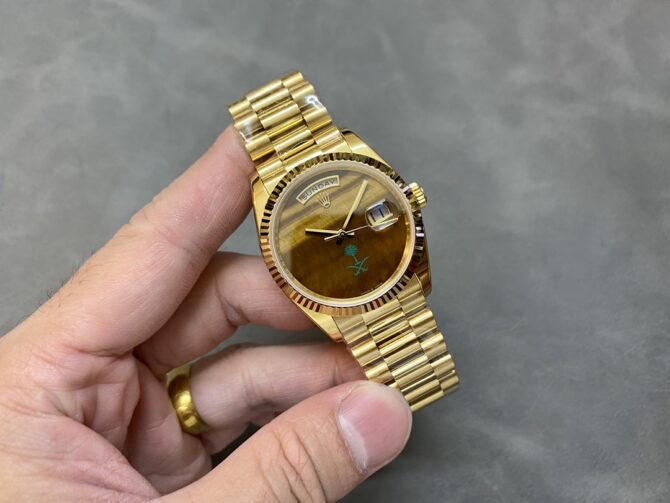 Replica Rolex Day Date Sapphire Mirror Watch with 36mm Diameter Tiger's Eye Dial President