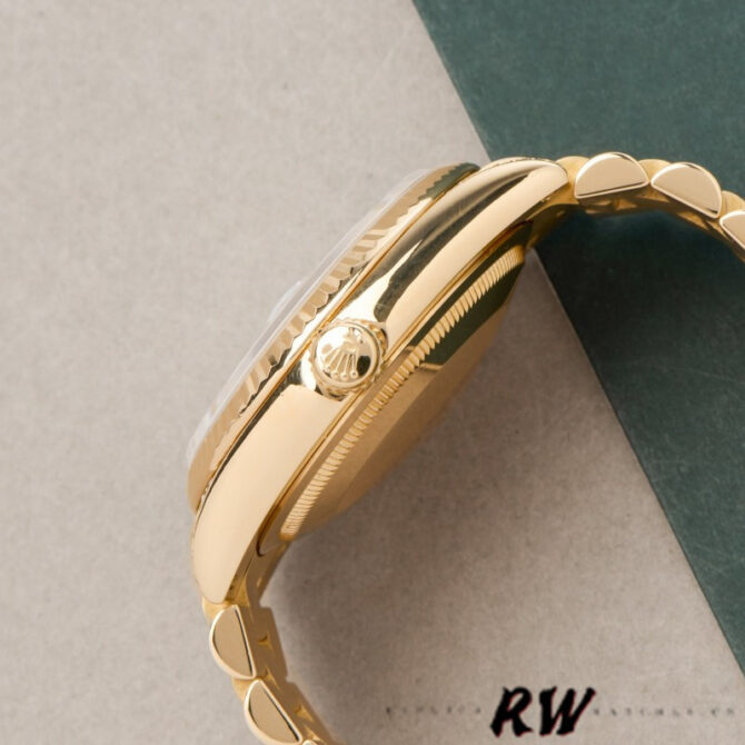Replica Rolex Day-Date 118338 Yellow gold Silver dial 36mm Unisex Watch