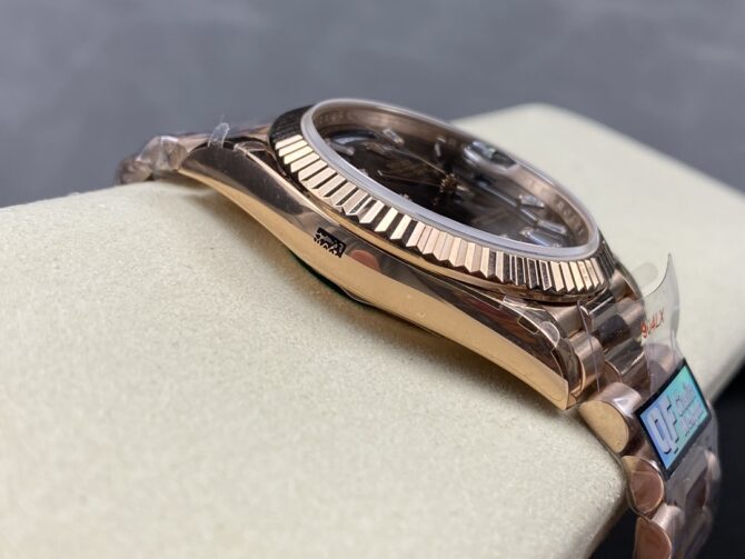 Replica Rolex Day Date 40 18kt Everose Gold Replica Rolex President Chocolate Dial m228235 0003