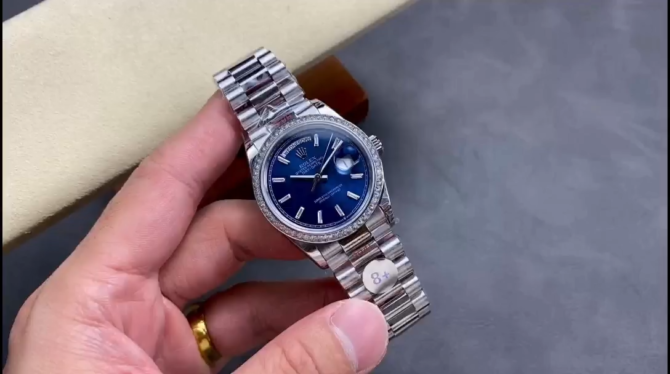 Replica Rolex Day Date 36mm Bright Blue Diamond-Set Dial Diamond-Set Bezel m128396tbr 0024