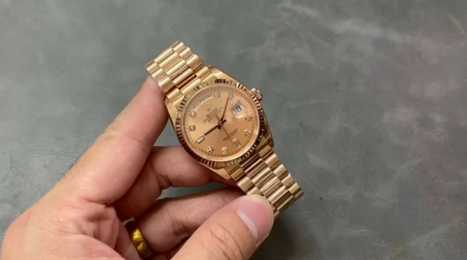 Replica Rolex Day-Date m128235 0009 Everose Gold Pink Rose Dial 36MM Unisex Watch