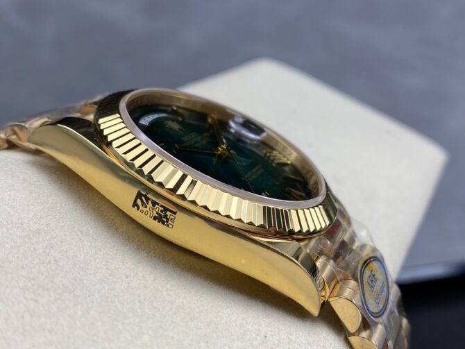 Replica Rolex Day Date 40 Yellow Gold Green Ombre Dial M228238 00691