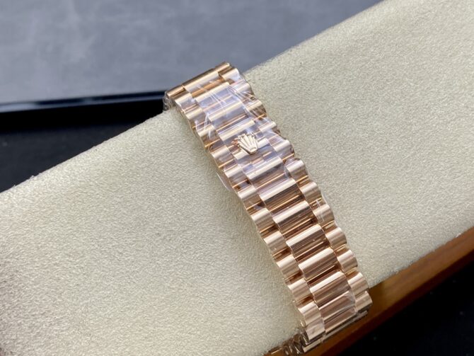 Replica Rolex Day-Date 218238 Champagne Dial Yellow Gold 41MM Mens Watch