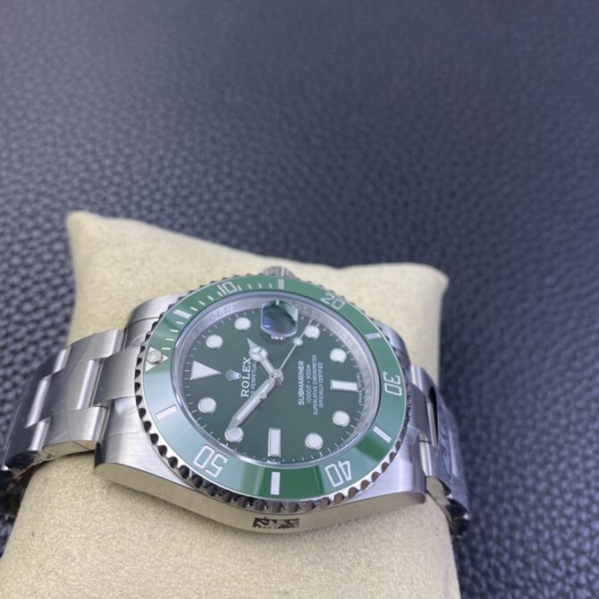 Rolex Submariner Date 116610LV Stainless Steel Oyster 40MM Green Dial Mens Replica Watch