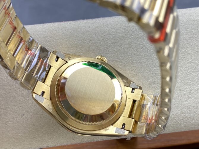 Replica Rolex Day-Date 128238 Fluted Bezel Green Diamond Dial 36MM Unisex Watch