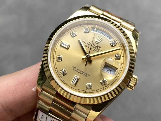 Replica Rolex Day-Date 128238 0008 Fluted Bezel Champagne Diamond Dial 36MM Unisex Watch