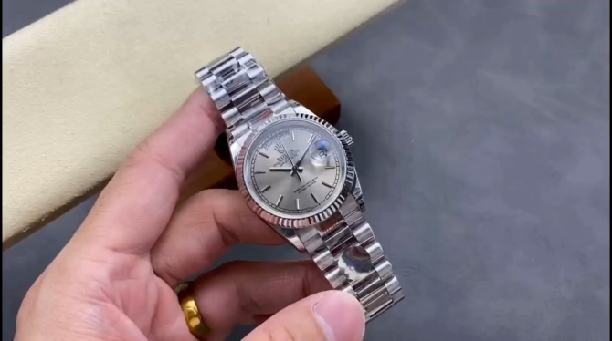 Replica Rolex Day-Date 128239 0005 White Gold Silver Index Dial 36MM Unisex Watch