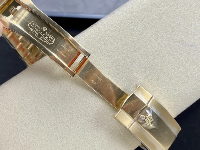 Rolex Sky Dweller Yellow Gold White Dial Oyster M336938 0003 Men's Replica Watch