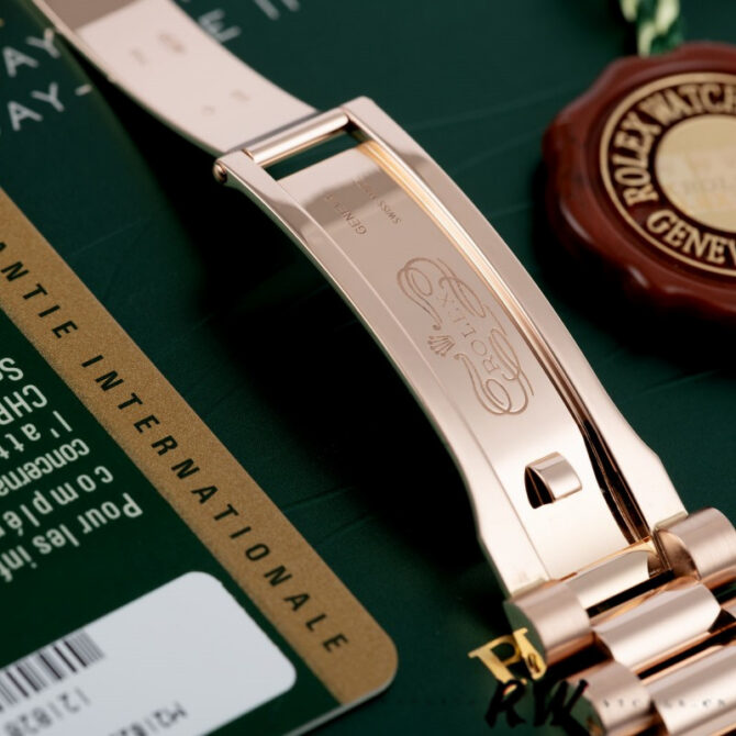 Replica Rolex Day-Date 218235 Champagne Diamonds Dial Rose Gold 41MM Mens Watch
