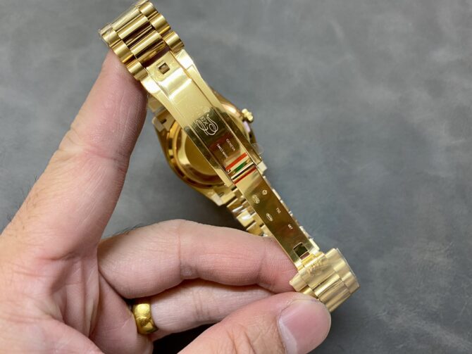 Replica Rolex Day Date Sapphire Mirror Watch with 36mm Diameter Tiger's Eye Dial President