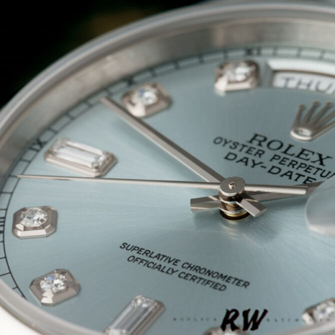 Replica Rolex Day-Date 118208 champagne dial with gold indexes 36mm Unisex Watch