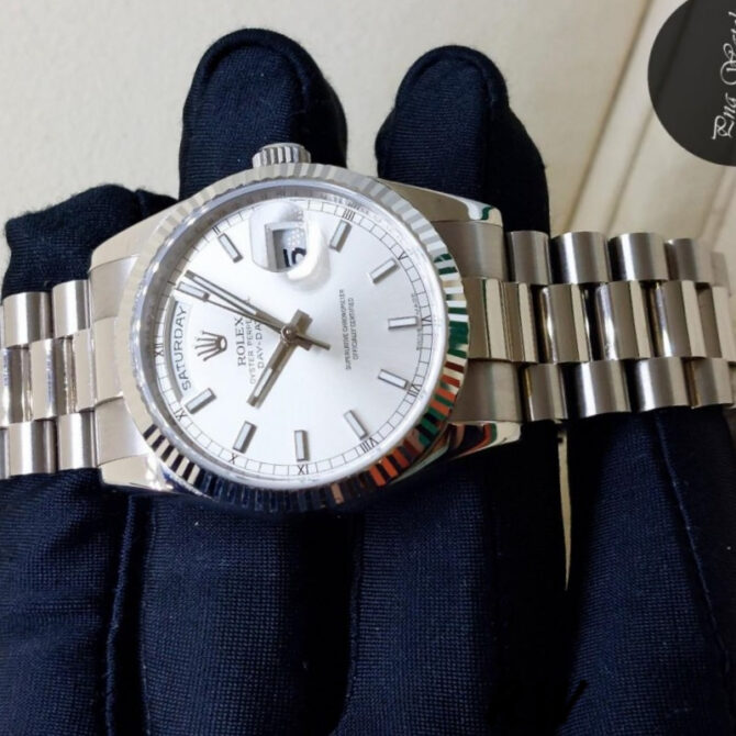 Replica Rolex Day-Date 118338 Yellow gold Silver dial 36mm Unisex Watch