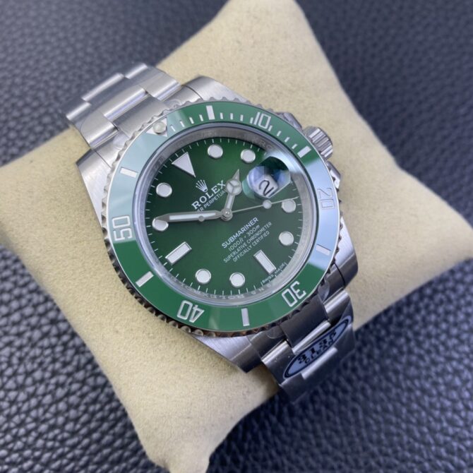 Rolex Submariner Date 116610LV Stainless Steel Oyster 40MM Green Dial Mens Replica Watch