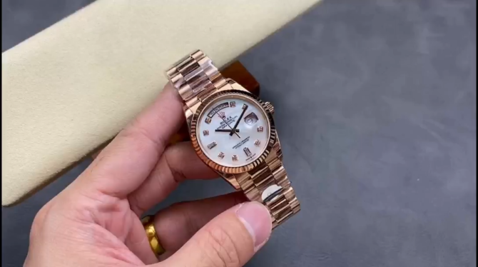 Replica Rolex Day-Date 128235 Everose Gold MOP Dial 36MM Unisex Watch