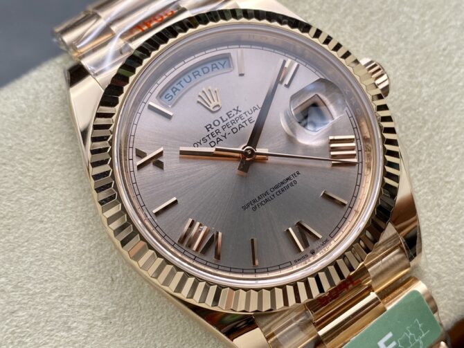 Replica Rolex Day-Date 218238 Champagne Dial Yellow Gold 41MM Mens Watch