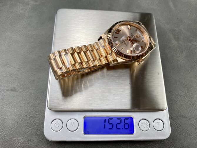 Replica Rolex Day-Date 218238 Champagne Dial Yellow Gold 41MM Mens Watch