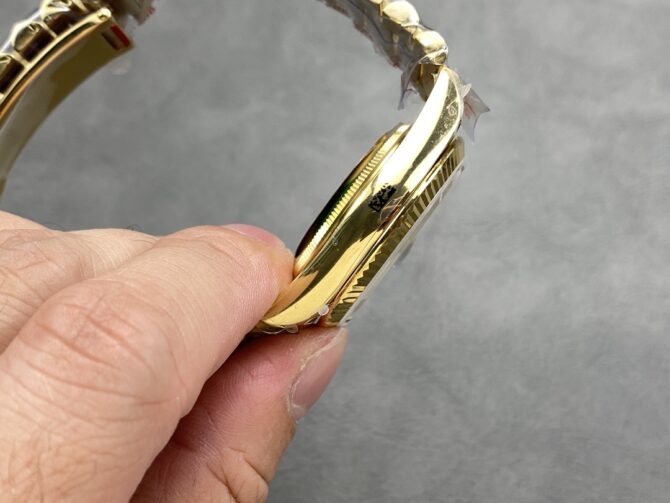 Replica Rolex Day Date 36 Yellow Gold Automatic Green Diamond Dial M128238 0130