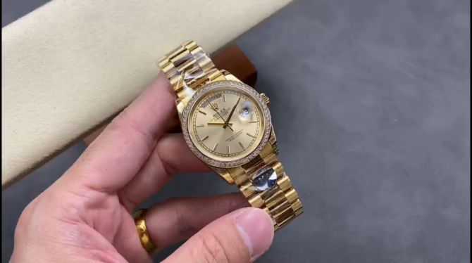 Replica Rolex Day Date 36 Yellow Gold Champagne Dial Diamond Bezel m128348rbr 0026
