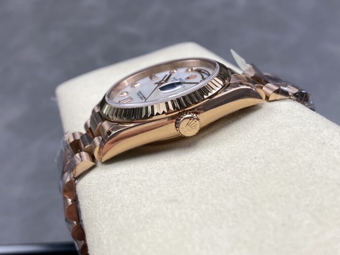 Replica Rolex Day-Date 128235 Everose Gold MOP Dial 36MM Unisex Watch