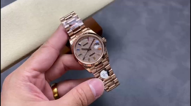 Replica Rolex Day Date 36 Diamond Paved Dial Fluted Bezel 18K Everose gold 128235 0039 President Watch