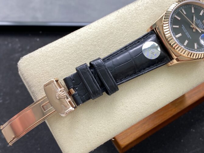 Replica Rolex Day Date 36 Everose Gold Black Dial 118135 0063 Leather Watch