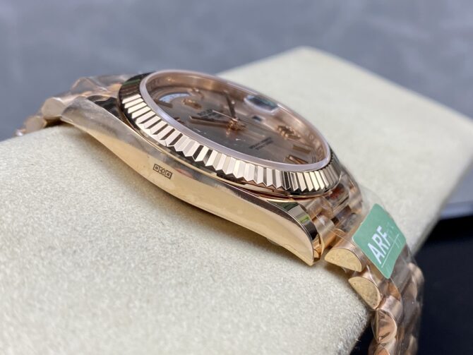Replica Rolex Day-Date 218238 Champagne Dial Yellow Gold 41MM Mens Watch