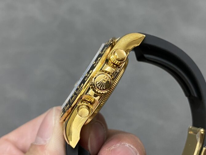 Rolex Cosmograph Daytona 40 Yellow Gold Balck Rubber m126518ln 0006