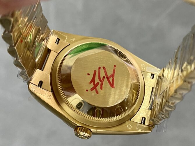 Replica Rolex Day-Date 118208 Yellow Gold White Dial Roman Numeral 36mm Unisex Watch